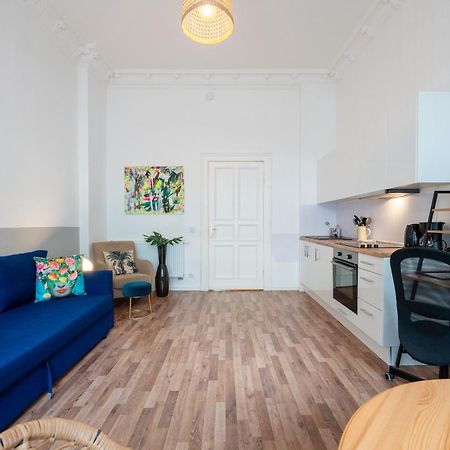 Modern, Central Flat With Workspace Berlin Luaran gambar