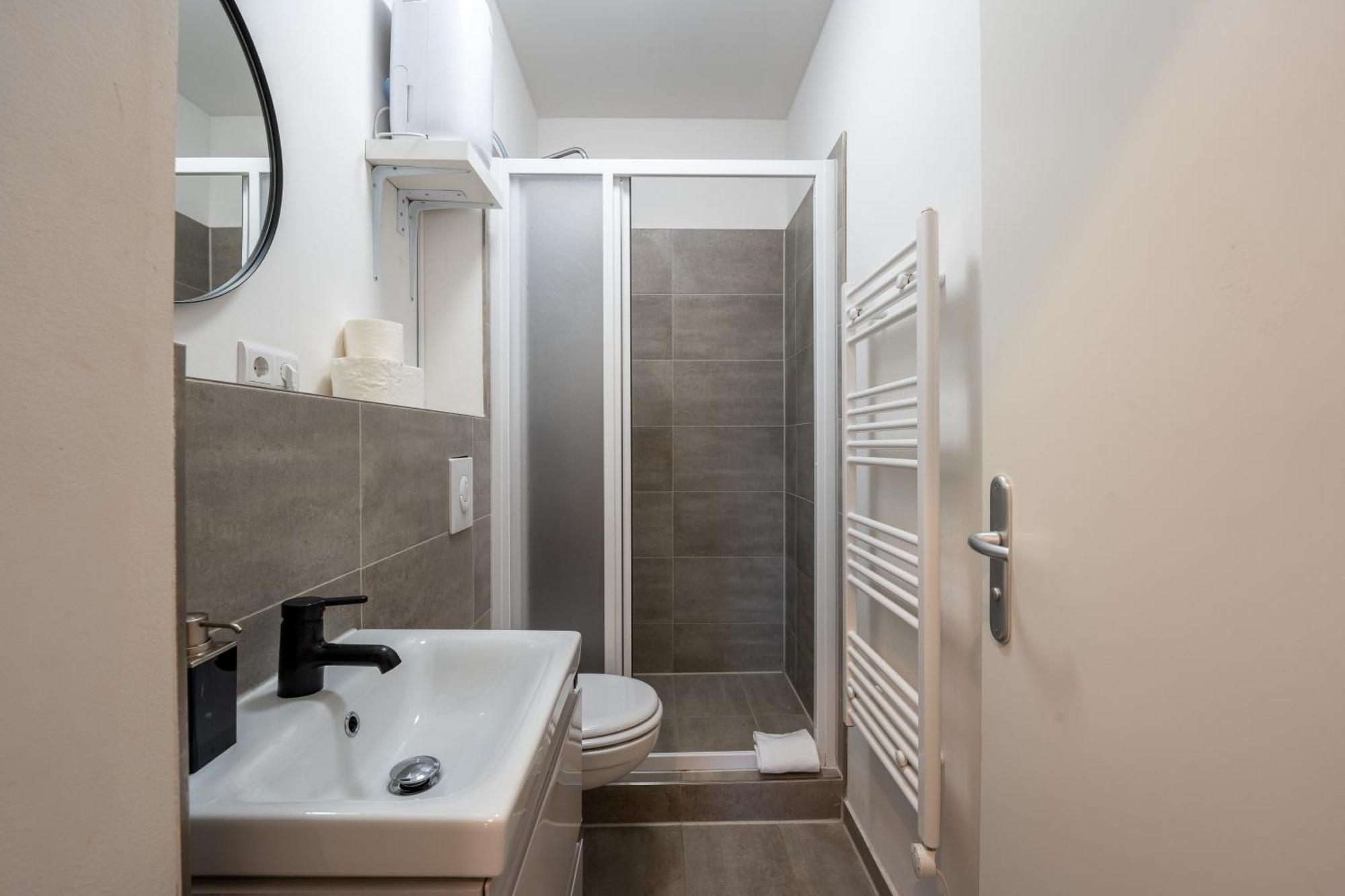 Modern, Central Flat With Workspace Berlin Luaran gambar